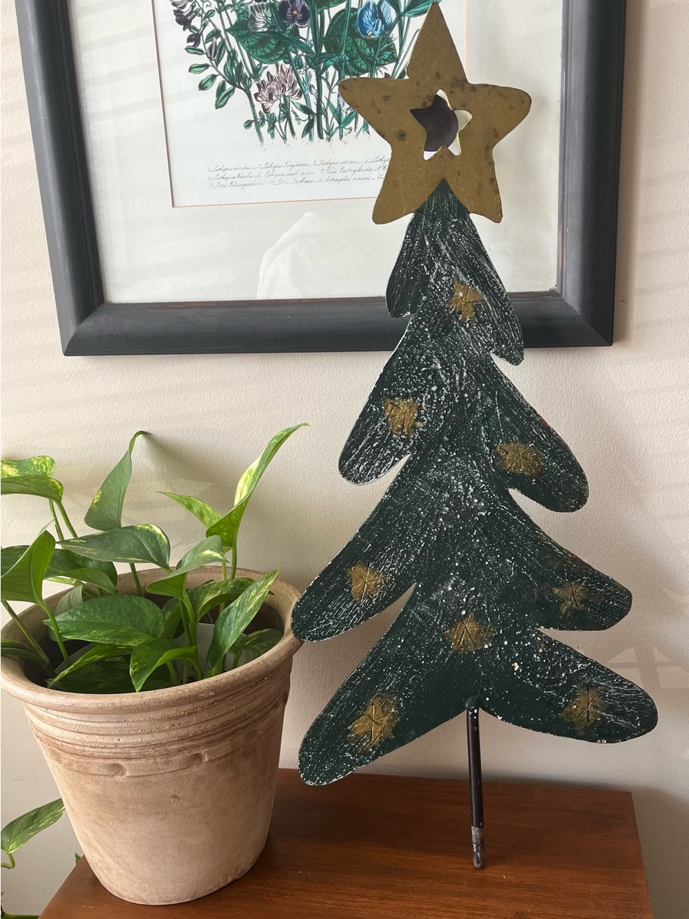 Metal Green Christmas Tree Yard Stake with Gold Star and Candle Holder